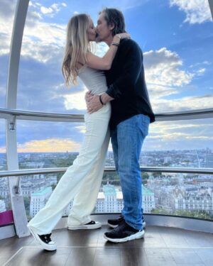 Josh Brolin Instagram - Soul Mate. Full Stop. 
❤️❤️❤️❤️❤️❤️
Happy 6th Anniversary 
@kathrynbrolin