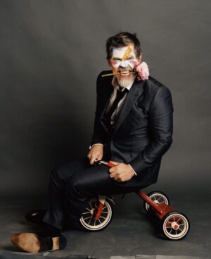 Josh Brolin Instagram - Red Carpet. Brolin style. 

Photo by @kathrynbrolin 
Make up: @chandlerwest