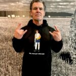 Josh Brolin Instagram - When you buy one of these designs, you are donating to the vital work of @chooselove. Choose Love support refugees and displaced people all over the world with everything from medical care to food and education. Appreciate your support. #tellmotheriloveher #nocountrythanosgoonie LINK IN BIO!!!!!