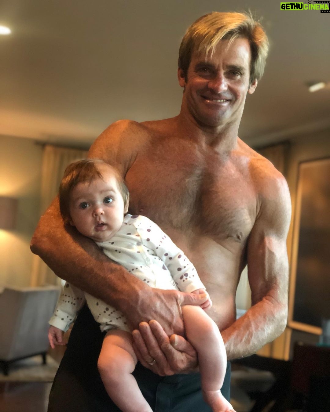 Josh Brolin Instagram - Family is family. A grand @lairdsuperfood package came in the mail today and suddenly Iβm underwater either lifting weight and throwing jabs back and forth with the big wave gabber or with the kids getting them ready for their first breath holds β family is family: those who through the throws of a life chaotic, think of each other, remember each other, pine to do it all again. Mahalo, brother. Always got the greater good. β The Brolin Clan @lairdsuperfood @lairdhamiltonsurf @gabbyreece π€π€π€ (protein bars, hydrator, instafuel, creamer, puns and anecdotes).