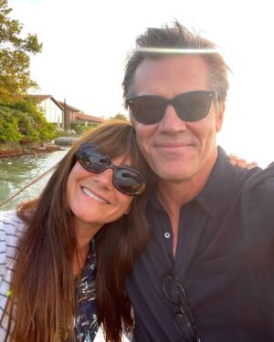 Josh Brolin Instagram - Italy. I love you. You have always been kind to me, my family, my friends. I believe you when you say you like the film, as I’ve always found you all straight shooters. Our cast is proud of our movie because between all of us (under the warmly watchful eye and support of Denis Villeneuve) we went big (but never impersonal). A film isn’t independent because of some esoteric song that’s hard to find, or it has no budget. It’s indy at heart because it uses art to identify people. “Dune” does that. “Star Wars” did that. It’s bigger than us, yet it is us. So thank you, Italy, and everyone who has embraced our film so far. We appreciate it more than you know. Grazie di tutto. 🇮🇹 @dolcegabbana @samanthamcmillen_stylist (@greigfraser_dp We missed you, buddy ❤️)