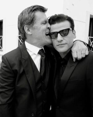 Josh Brolin Instagram - Italy. I love you. You have always been kind to me, my family, my friends. I believe you when you say you like the film, as I’ve always found you all straight shooters. Our cast is proud of our movie because between all of us (under the warmly watchful eye and support of Denis Villeneuve) we went big (but never impersonal). A film isn’t independent because of some esoteric song that’s hard to find, or it has no budget. It’s indy at heart because it uses art to identify people. “Dune” does that. “Star Wars” did that. It’s bigger than us, yet it is us. So thank you, Italy, and everyone who has embraced our film so far. We appreciate it more than you know. Grazie di tutto. 🇮🇹 @dolcegabbana @samanthamcmillen_stylist (@greigfraser_dp We missed you, buddy ❤️)