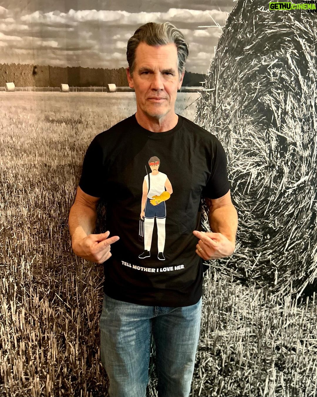 Josh Brolin Instagram - When you buy one of these designs, you are donating to the vital work of @chooselove. Choose Love support refugees and displaced people all over the world with everything from medical care to food and education. Appreciate your support. #tellmotheriloveher #nocountrythanosgoonie LINK IN BIO!!!!!