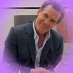 Josh Brolin Instagram - Colbert Show Tonight. @colbertlateshow @chipcitycookies #myfishingpal @mattyhabs21 @chloehartstein @akgroomer @samanthamcmillen_stylist @narrativepr