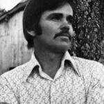 Josh Brolin Instagram - Dear Cormac, I cry. I cry not only for the loss of you, your whisper chuckle, your toothy smile and your no longer love of a good steak but I cry for the loss of your kind, the one of a kinds, the true adventurers through the institutes of character, and the outliers who know of only one tattered drum to beat. I'm sure there's something else, somewhere, and if there isn't I feel confident you'll create it. Bye bye, my friend. Love is too weak a word right now. ⚡️ Josh