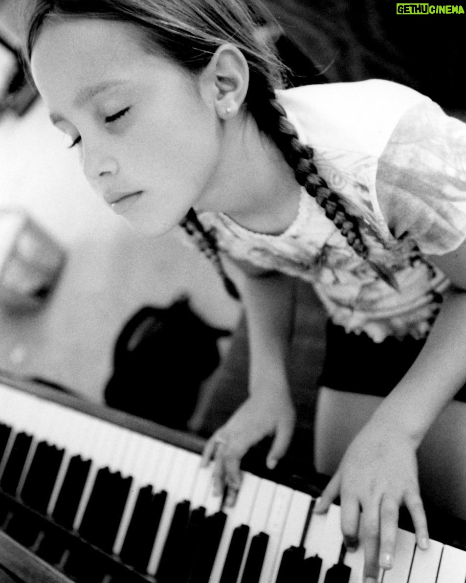 Josh Brolin Instagram - Happy Birthday, my little girl. To know you are here, living this thing we live, tickles me always. Your presence in whatever this circus is grounds yet elevates with the spirit that is you. You make it all better (for me especially). I love who you are and how you've given yourself to what is this gift of a life that you colorize beautifully. I love you so much. xoxo Poppy. 🎉🎉❤️❤️❤️