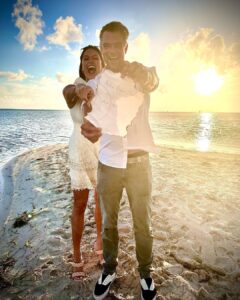Josh Duhamel Instagram - It’s on!! She found a message in a bottle that washed ashore and said YES!! @audramari