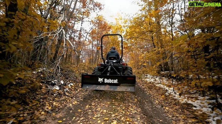 Josh Duhamel Instagram - You can’t have a cabin in the woods without clearing out some fallen trees from time to time, and it’s A LOT easier to do that with @bobcatcompany equipment (I won’t get into the other methods I’ve tried but let’s just say it didn’t go as well) #lumberjosh #OneToughAnimal #sponsored #bobcattractor #tractorpower #homestead #livingthecountrylife #countrylifestyle #countrylife #simplelife #homesteadersofamerica #homesteadersofinstagram #instagramhomesteaders #acreage #compacttractor