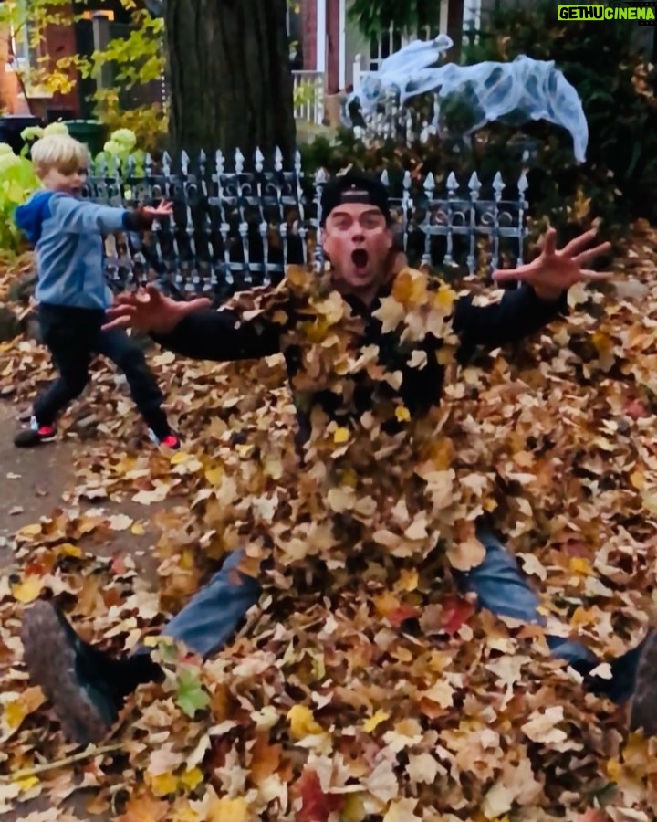 Josh Duhamel Instagram - Who’s ready for Halloween? 🎃 Toronto, Ontario