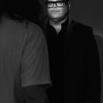 Josh Gad Instagram - Doing a badass photo shoot today with the GOAT @stormsantos which was subsequently photographed by my badass groomer @barbaraguillaume Styling: @lawrensample