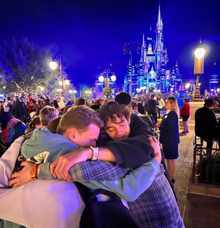 Joshua Bassett Instagram - the most magical place with the most magical people ! @waltdisneyworld