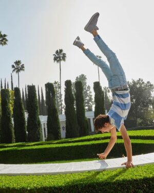 Joshua Bassett Instagram - good fits n good friends @americaneagle #aepartner #aejeans