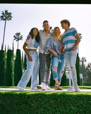 Joshua Bassett Instagram - good fits n good friends @americaneagle #aepartner #aejeans