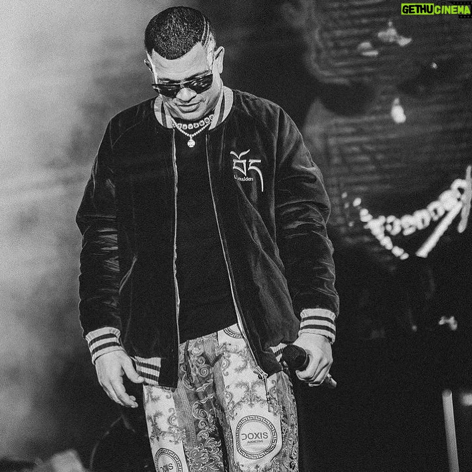Jowell - 4.5K Likes - Exito Total !!! #Chile 🇨🇱 Se lo prometimos a todos los que se quedaron afuera del concierto de Diciembre ...Para ustedes este show especial ! Gracias por el apoyo !! Gracias a los mas de 40 Mil fanáticos que se dieron cita !!! @mydoxis