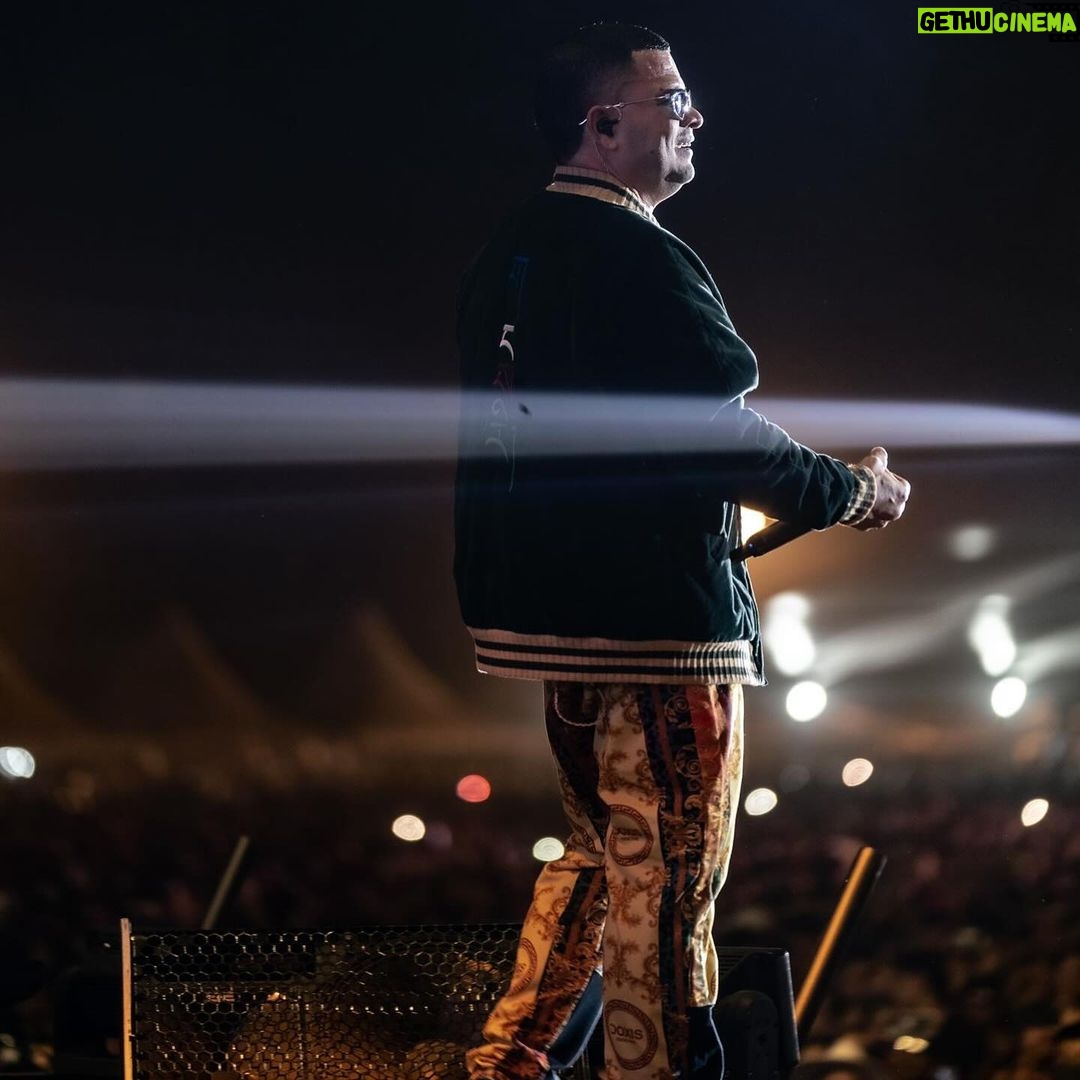 Jowell - 4.5K Likes - Exito Total !!! #Chile 🇨🇱 Se lo prometimos a todos los que se quedaron afuera del concierto de Diciembre ...Para ustedes este show especial ! Gracias por el apoyo !! Gracias a los mas de 40 Mil fanáticos que se dieron cita !!! @mydoxis