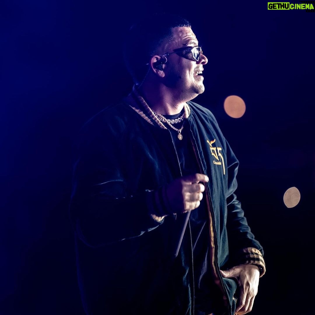 Jowell - 4.5K Likes - Exito Total !!! #Chile 🇨🇱 Se lo prometimos a todos los que se quedaron afuera del concierto de Diciembre ...Para ustedes este show especial ! Gracias por el apoyo !! Gracias a los mas de 40 Mil fanáticos que se dieron cita !!! @mydoxis