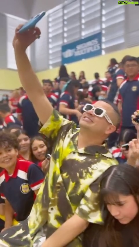 Jowell Instagram - Hoy visitando escuelas en e Sur de #PuertoRico , cada vez son más y más los jóvenes interesados en entrar al Programa educativo #PEMAU #PrimeraEscuelaDeMusicayArteUrbana @educacionpr Peñuelas, Puerto Rico