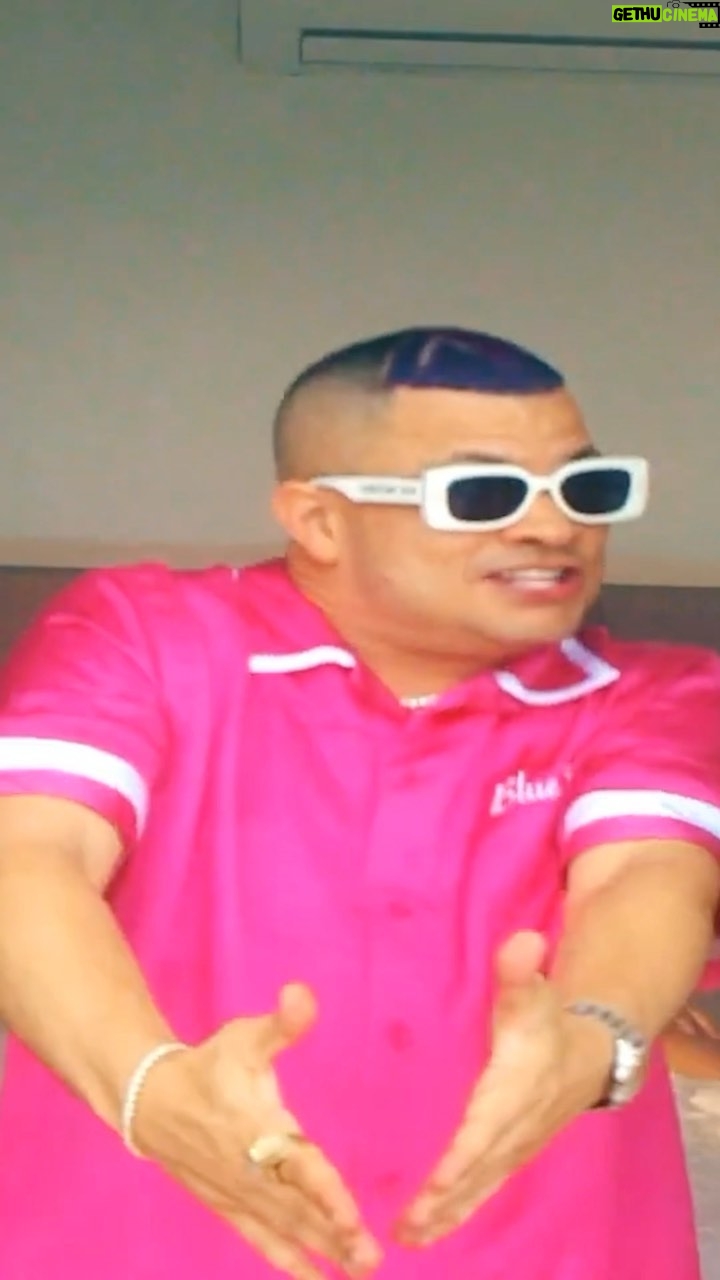 Jowell Instagram - Ya son las 12 !! Asi que ya saben .... Ya se acostaron los nenes . Dale pa #Youtube y ponte esto que se llama #TeBajoElPanty ▶️ Lo Mas Caliente en la Carretera Ahora Mismo !!! Dale sin Miedo !! Habla @superyei @jone_quest @juanka_problematik @yomomusic @johnericlaroca esto es @welldonemusica @superioritypr 🔥🔥🔥🔥