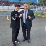 Jowell Instagram - #Las23Del23 PARA LOS HISTORIADORES: A este caballero que ven aquí lo conocí hacen 25 años, un dia saliendo de un estudio en un caserio (Llorens Torres) con la cabeza baja porque no me grabaron ese dia ... me acuerdo que se me fue detrás (estando super pegao en ese momento y yo chamakito) y me dijo: "Menor, levanta esa cabeza que usted le mete.. y si no fue hoy será otro dia pero tira pa lante, no te quites".... Jamas olvidaré eso. Como 6 o 7 años despuès (ya yo era duo con Randy aunque no estabamos pegao todavia, ya estabamos empezando con @whitelionrecords Elias le pidió al pana que grabara con nosotros (nosotros sin fama y el tipo super rankiao a finales del 2005 y el pana no fantasmió ni un segundo. Tiró con los novatitos que no teniamos fama todavia, tiró de corazón a cambio de nada. La canción cual fué ?? "LETS GO TO MY CRIB" Asi que anoten este dato. Antes de grabar "Agresivo" con Arca, grabamos ese palo con este pana, aunque por alguna razón el tema salió pocos meses despuès de "Agresivo" la realidad es que fué grabado antes. Después que pegamos todo el mundo quería grabar con nosotros ..... Por eso y mil cosas mas que hizo estaremos siempre agradecidos. Tanto de Elias como de este señor que se llama Julio Irving Ramos Filomeno, antes conocido como "JULIO VOLTIO" ... Casi siempre esperamos a que la gente muera para expresarles lo mucho que los queremos, respetamos y admiramos. Eso debe cambiar. Lo que se siente se debe expresar en VIDA. Sin egos . REAL ❤️ @ramosjulio_ GRACIAS HERMANO!