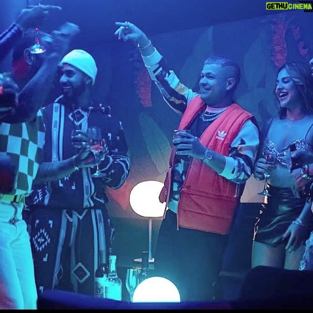 Jowell Instagram - #Las23Del23 #Neon #MiniSerie #Netflix ▶️