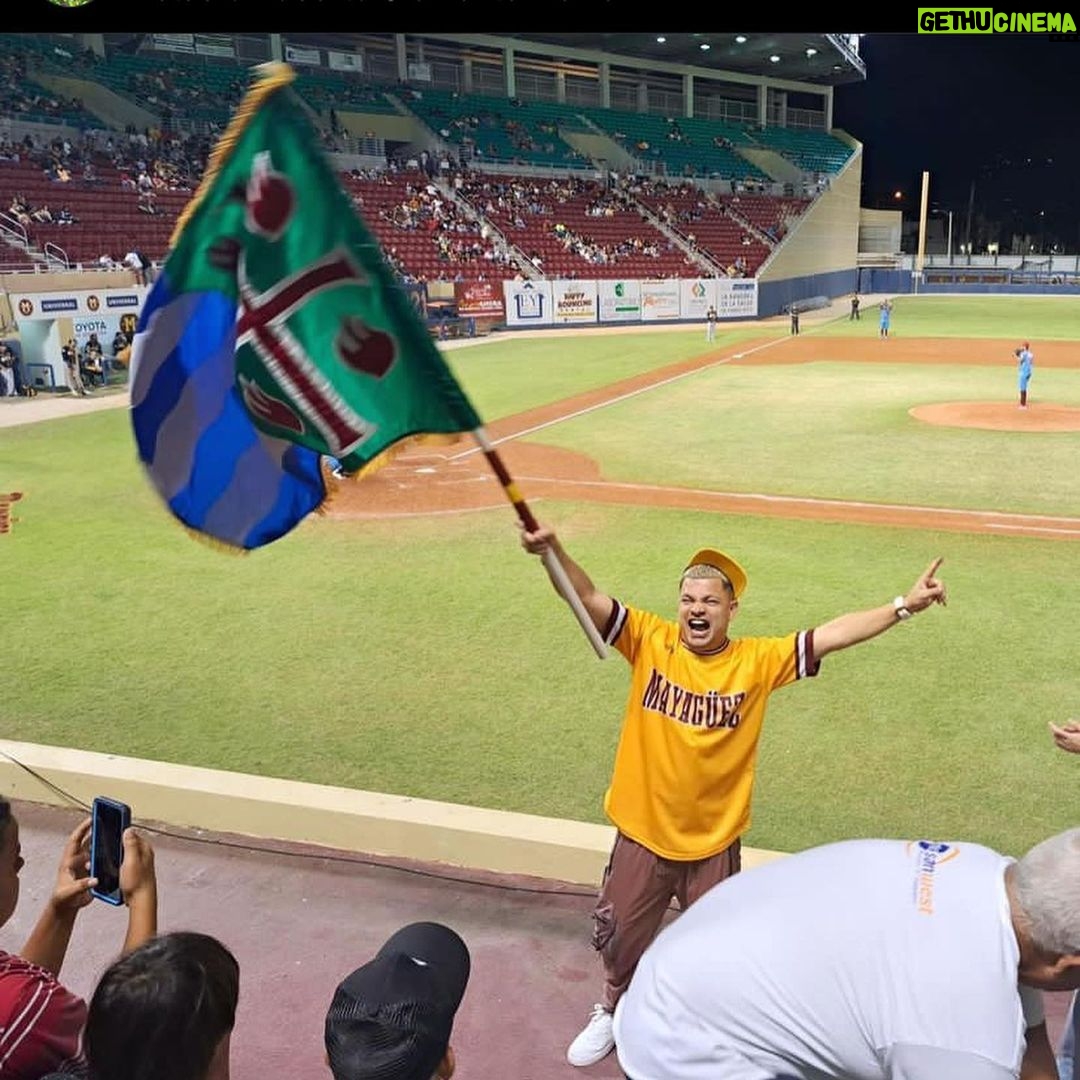 Jowell Instagram - #Las23Del23 @indiosmayaguezlbprc ⚾️ Estadio Roberto Clemente Walker