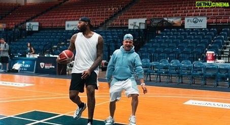 Jowell Instagram - #Las23Del23 @boogiecousins @metsbaloncesto 🏀 Guaynabo, Puerto Rico
