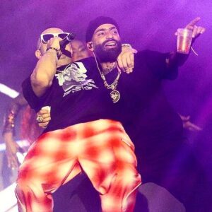 Jowell Instagram - Que manera de cerrar el Año .... Tenía que compartirles estas imágenes #FeriaDeCali #29DeDiciembre @jowellyrandy @arcangel @delaghetto #Las23Del23