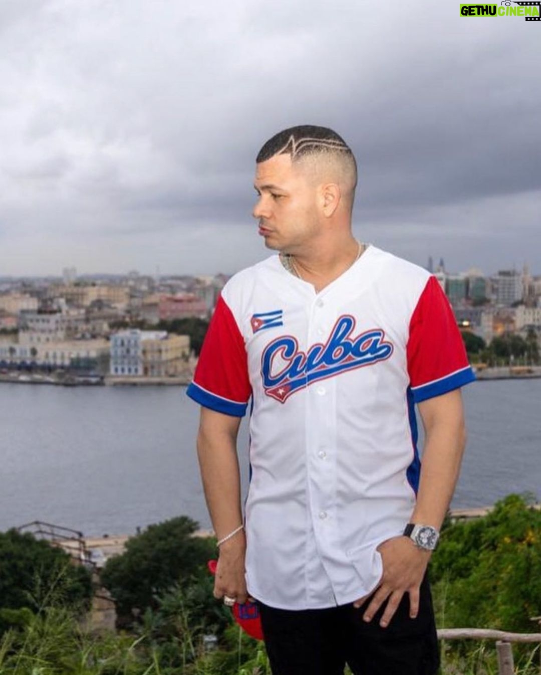 Jowell Instagram - #Las23Del23 en #Cuba por Primera Vez 🇨🇺 La Habana, Cuba