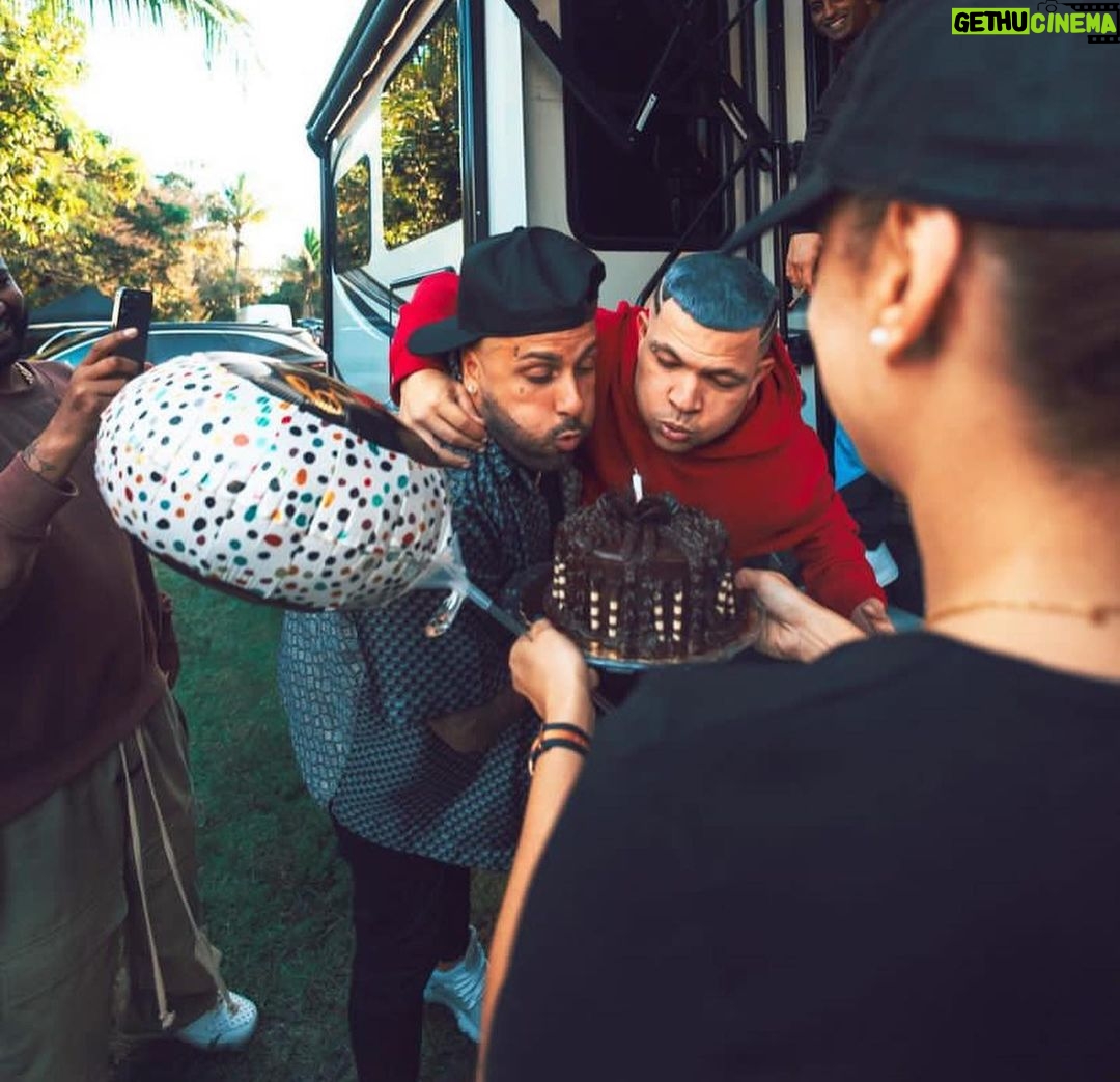 Jowell - 10.9K Likes - #Las23Del23 Mi Cumpleaños con Randy y Nicky 🎂 Que Sorpresa !!!
