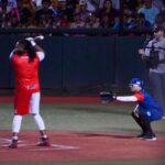 Jowell Instagram - #Las23Del23 Juego de Celebridades con @jolamakina @vladdyjr27 @javy23baez @lindor12bc @sugardiaz39 y to el corillo ⚾️🇵🇷 La Pasamos Cabron !! Estadio Roberto Clemente Walker