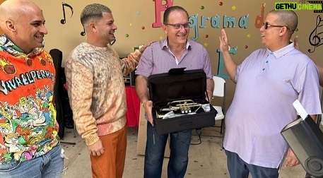 Jowell Instagram - Quiero compartirles #Las23Del23 .... 23 Momentos especiales del 2023 . Aqui la primera con @hectordelgadoministriesr @nicocanada visitando escuelas en la montaña de #PuertoRico 🇵🇷 Super Experiencia !! Escuela Adrián Torres Torres