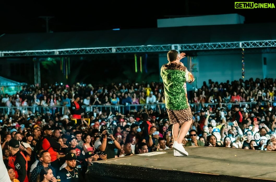 Jowell Instagram - Siempre es un honor presentarnos en nuestra hermana #RepublicaDominicana 🇩🇴 el sabor de la gente y la energía es única !! #LaVega EXITO TOTAL !! @jowellyrandy en #RD La Vega, Dominican Republic