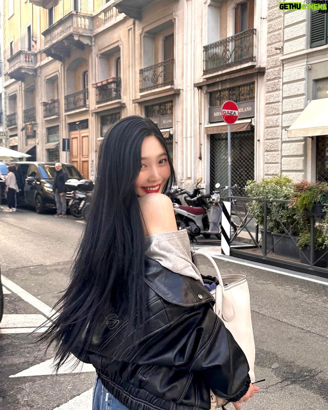 Joy Instagram - My fav bag🖤 @tods @mt_matteotamburini Milan, Italy