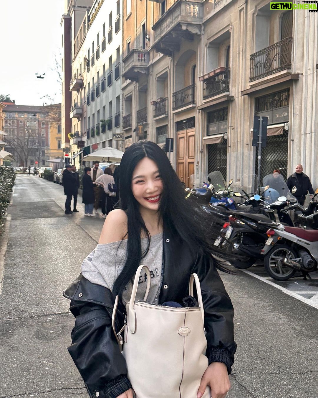 Joy Instagram - My fav bag🖤 @tods @mt_matteotamburini Milan, Italy