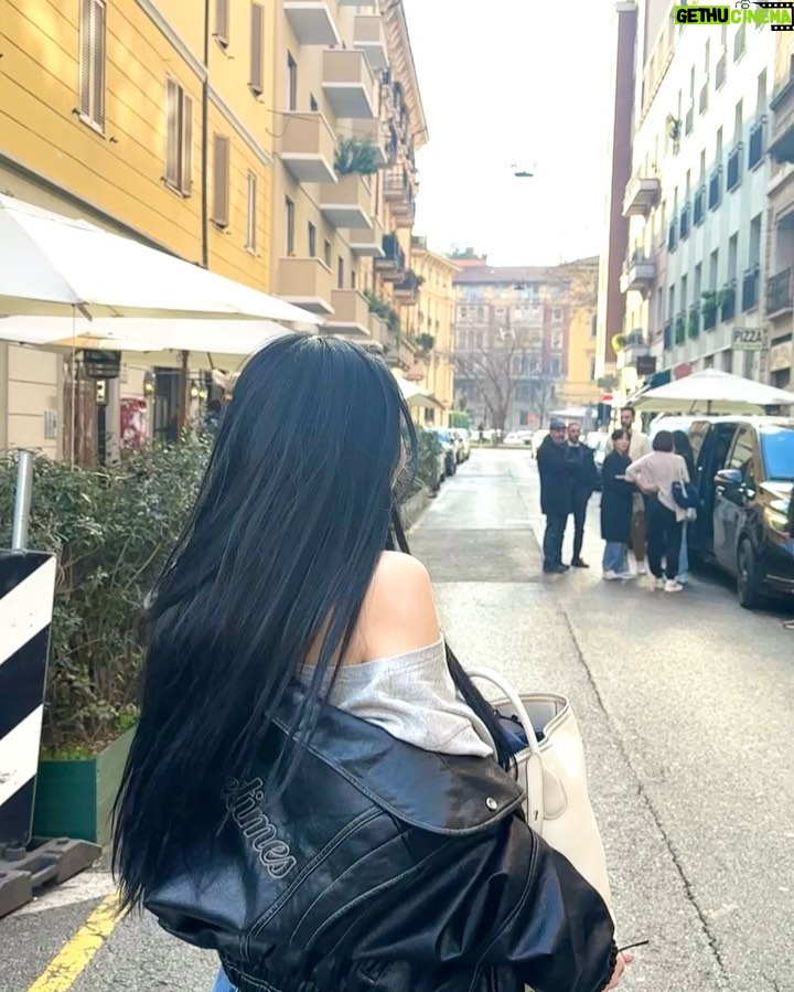 Joy Instagram - My fav bag🖤 @tods @mt_matteotamburini Milan, Italy