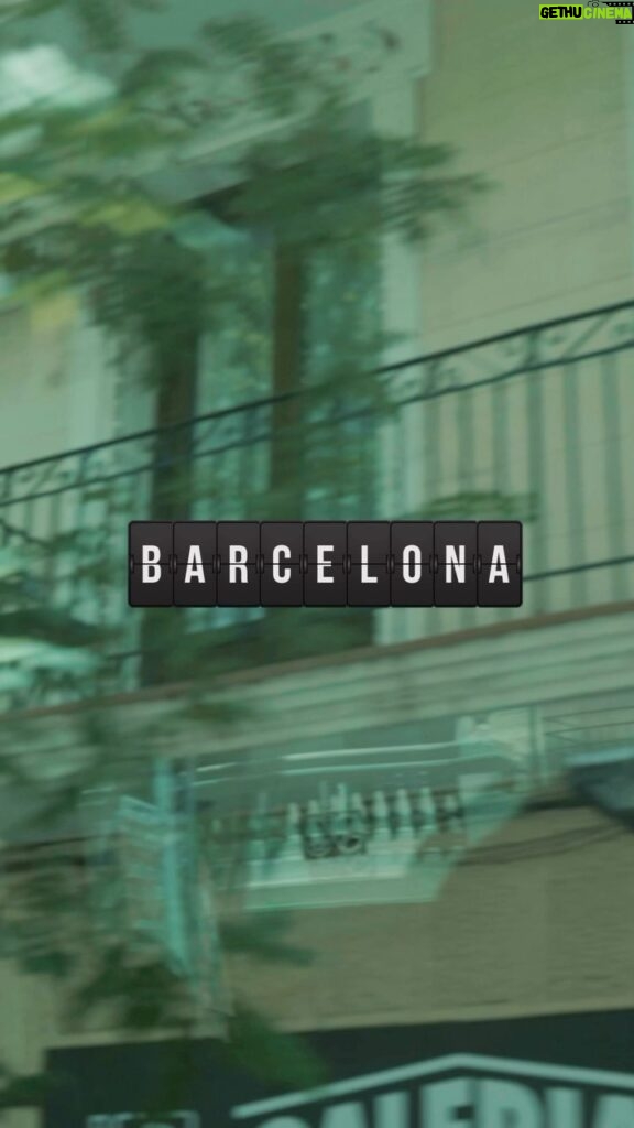 Juan Luis Guerra Instagram - Recordando Barcelona Parte 1 #EntreMaryPalmerasTour 📹 @babeto @aneudycarbuccia