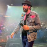 Juan Luis Guerra Instagram - El coro que nos da calor 🌹📹 @babeto