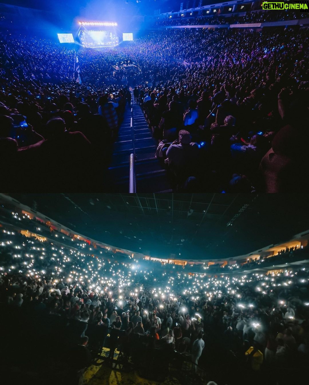 Juan Luis Guerra Instagram - Atlanta, ¡un público maravilloso que nos recibió con alegría y cariño! ¡Un abrazo especial a los fans que nos siguen desde siempre! #EntreMaryPalmerasTour @loudliveentertainment 📷 @babeto Atlanta, Georgia