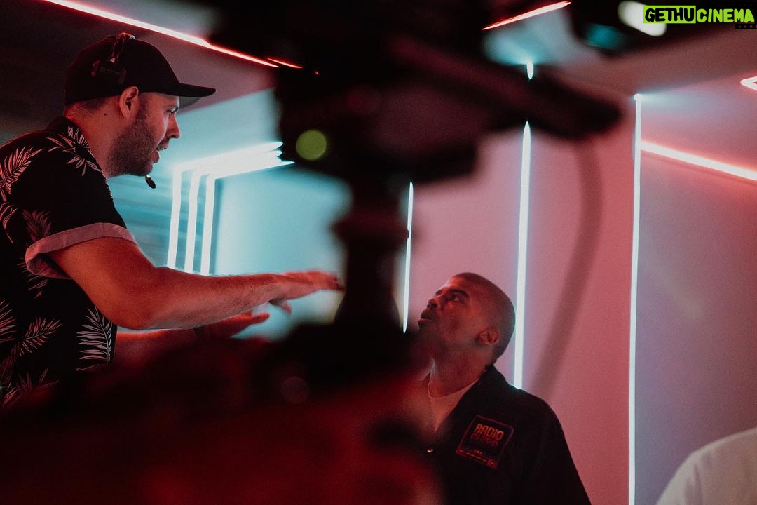 Juan Luis Guerra Instagram - Entender谩n si digo que @jeanguerra es mi director favorito. Desliza para ver un poco de la filmaci贸n de #Mambo23 @guerrafilms 馃摲 @mcrespoph