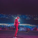 Juan Luis Guerra Instagram - ¡Gracias al maravilloso público de El Salvador por recibirnos con tanta alegría y cariño! ¡Bendiciones y un fuerte abrazo! 📷@babeto #EntreMaryPalmerasTour @sdconcerts