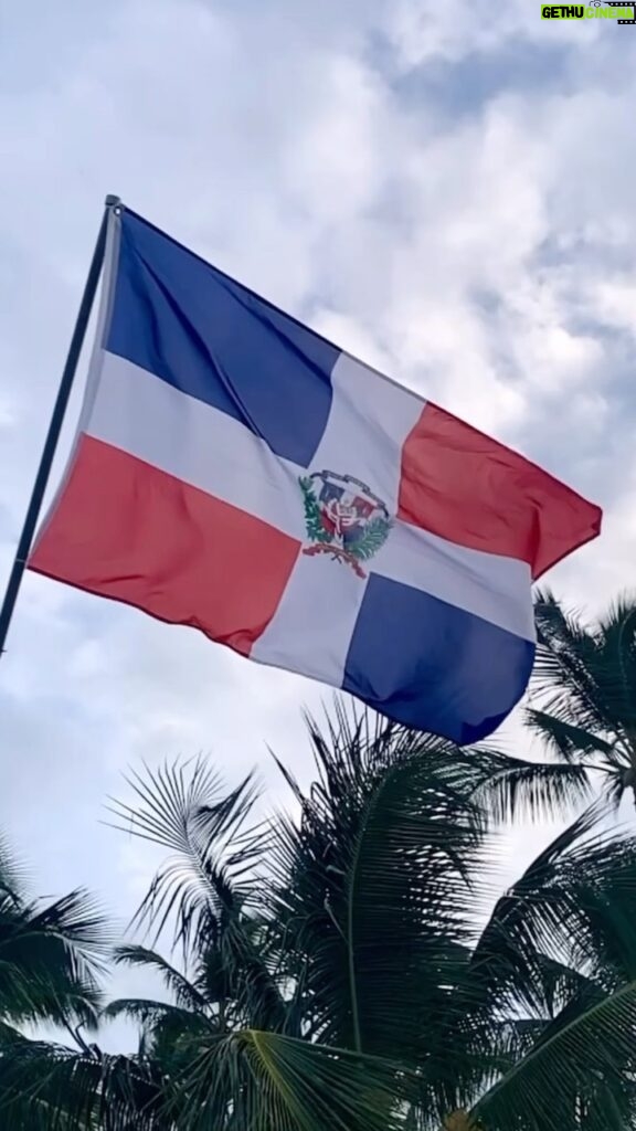 Juan Luis Guerra Instagram - 27 de febrero día de la Independencia Dominicana. ¡Tierra de paz y gloria y por siempre bendecida de Dios!