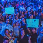 Juan Luis Guerra Instagram - ¡Gracias al maravilloso público de El Salvador por recibirnos con tanta alegría y cariño! ¡Bendiciones y un fuerte abrazo! 📷@babeto #EntreMaryPalmerasTour @sdconcerts
