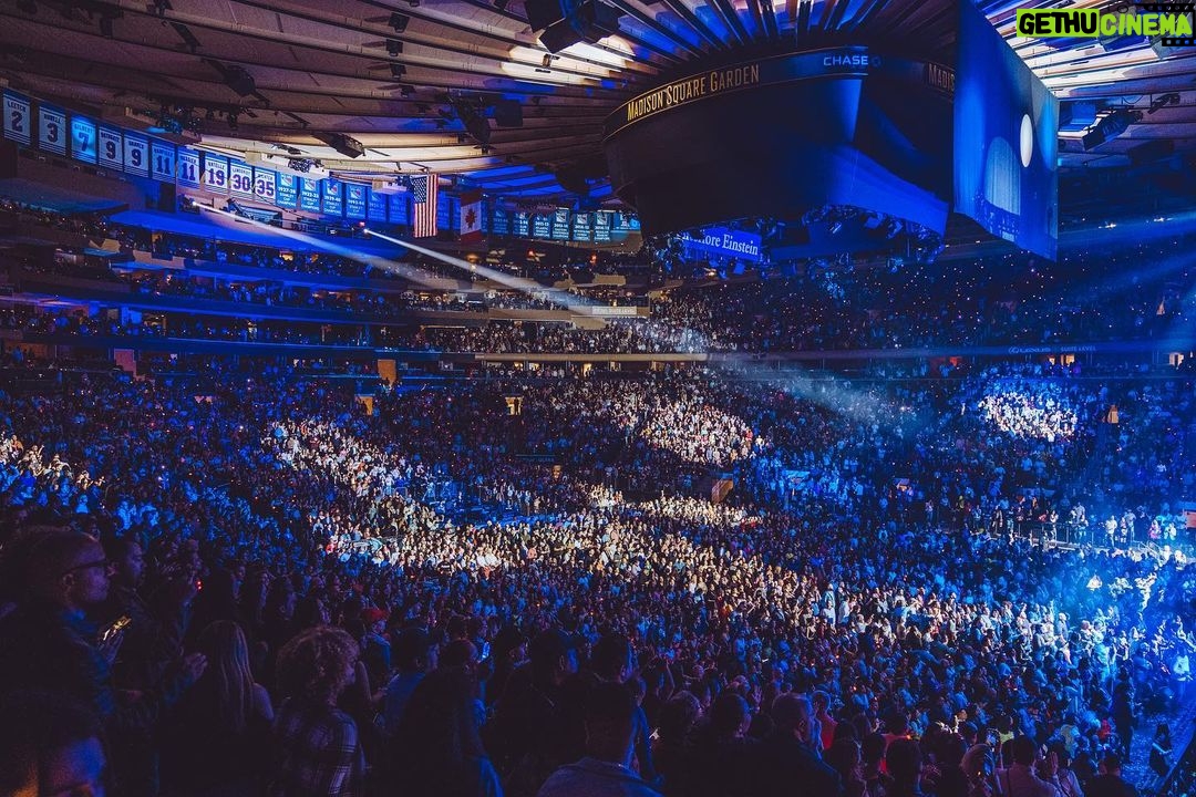 Juan Luis Guerra Instagram - Gracias a nuestro público maravilloso de USA por todo el cariño. #EntreMaryPalmerasTour 📷 @babeto
