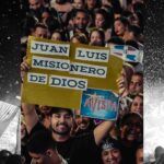 Juan Luis Guerra Instagram - ¡Ver sus caras felices es el mejor regalo! 🇩🇴 #EntreMaryPalmerasTour @sdconcerts 📷 @melenamore y @danielgarciadr