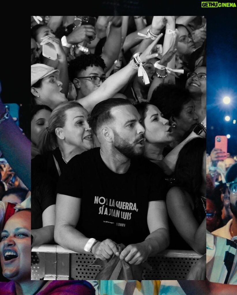 Juan Luis Guerra Instagram - ¡Ver sus caras felices es el mejor regalo! 🇩🇴 #EntreMaryPalmerasTour @sdconcerts 📷 @melenamore y @danielgarciadr