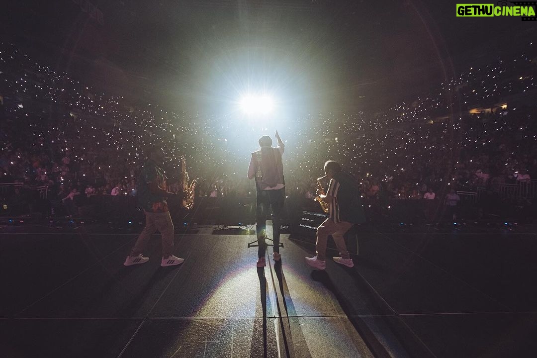 Juan Luis Guerra Instagram - ¡Gracias Puerto Rico por recibirnos con el cariño de siempre, nos hicieron sentir como en casa! 📷 @babeto @loudliveentertainment San Juan, Puerto Rico