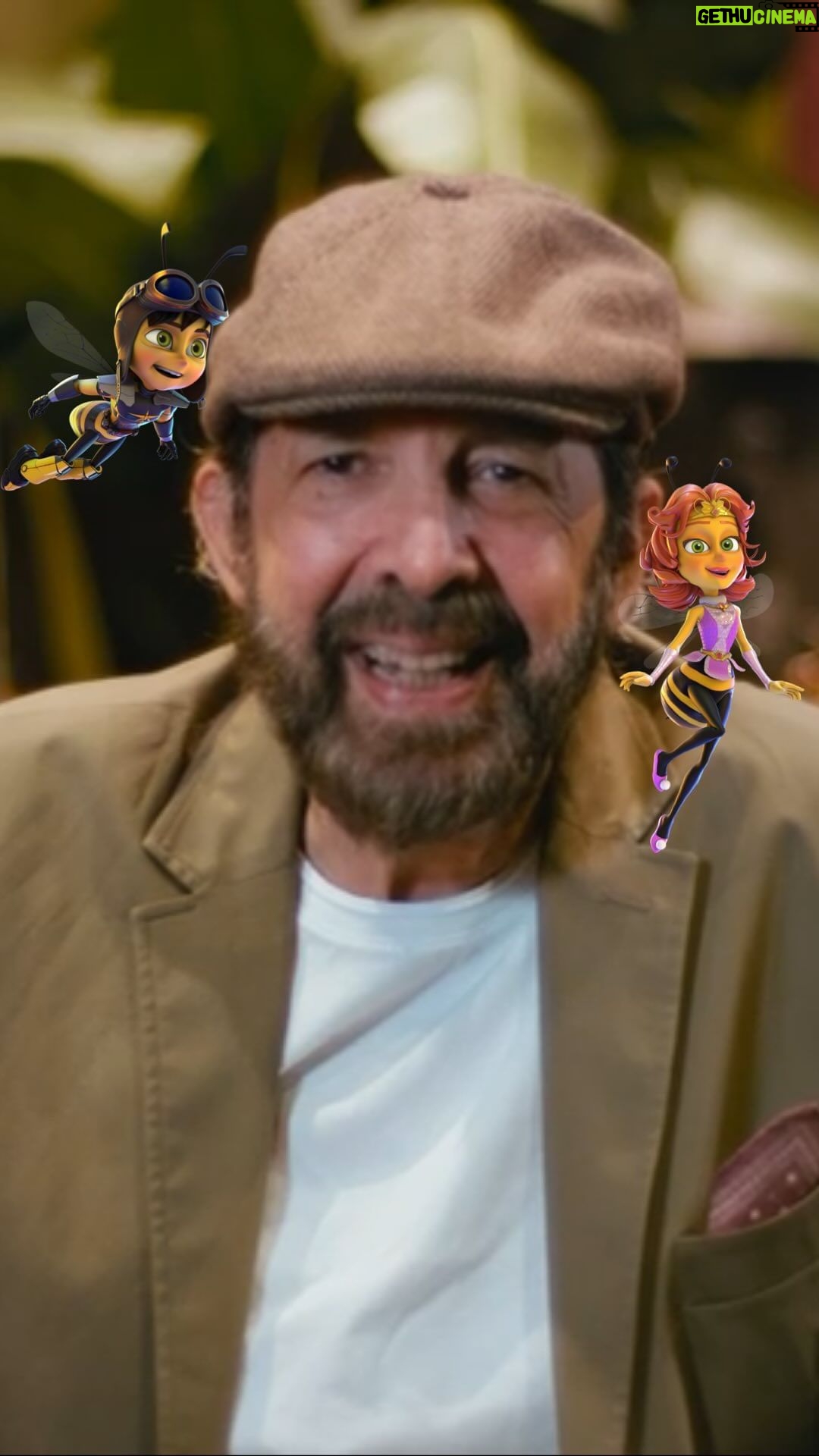 Juan Luis Guerra Instagram - ¡Señoras y señores, abejas y avispas! ¿Quieren un vistazo de la película @capitanavispa ? ¡El vídeo de Mi Amor está disponible en @youtube ! ¡Los leo en los comentarios! Link en la bio.