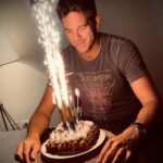 Juan Martin del Potro Instagram - Fue un cumpleaños distinto, el primero sin la presencia de mi papá, pero lo pasé con mamá y mi hermana, y estos amigos únicos que hicieron que pase un lindo día de todas maneras. Gracias a ustedes también por sus mensajes y el amor que me brindan. ♥️ It was a different birthday this year, the first without my dad, but I spent it with my mum and sister and these very special friends who made me have a nice day despite all. Thanks to all of you too for your messages and the love you show me.