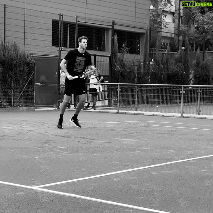 Juan Martin del Potro Instagram - Movimientos en la cancha, sumando un poco más... 💪🙏🔨 . . Improving on the court.