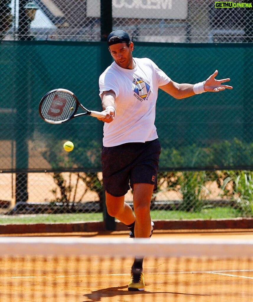 Juan Martin del Potro Instagram - Tarde de tenis!!! 🔨🎾🔥 #tennis #training